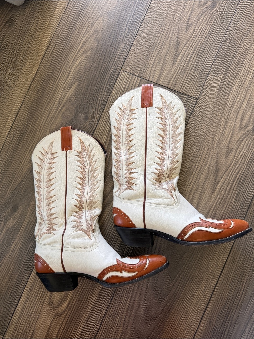 Tony Lama white and brown cowboy boots two toned wing tip vintage collectors 8 - Picture 4 of 17